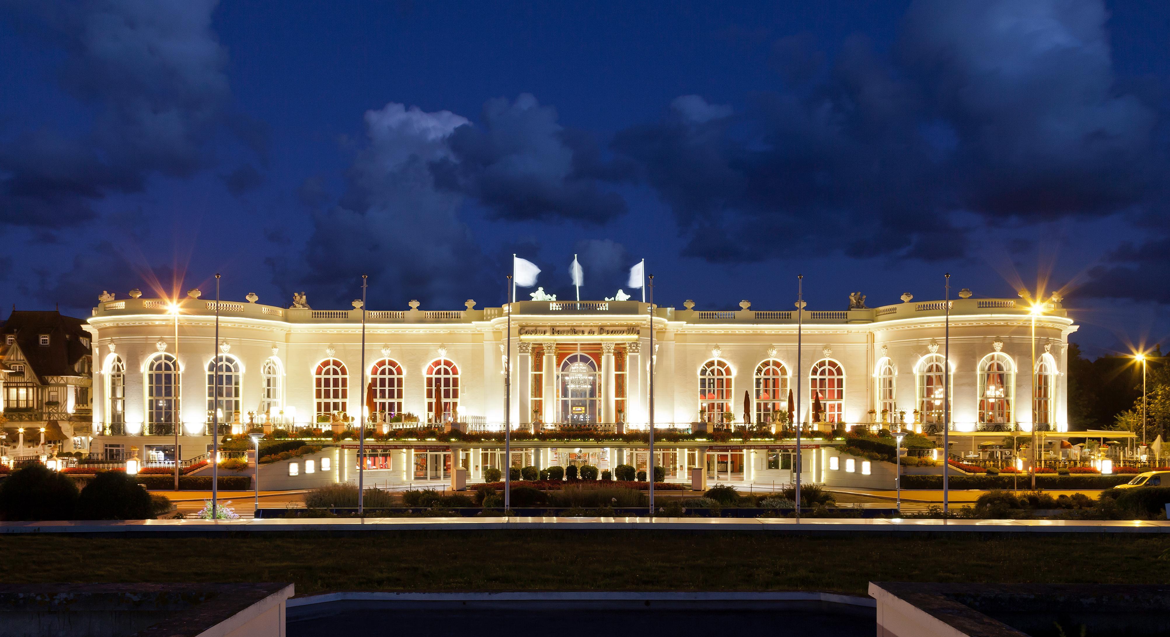 Hotel Barriere L'Hotel Du Golf Deauville Exterior photo