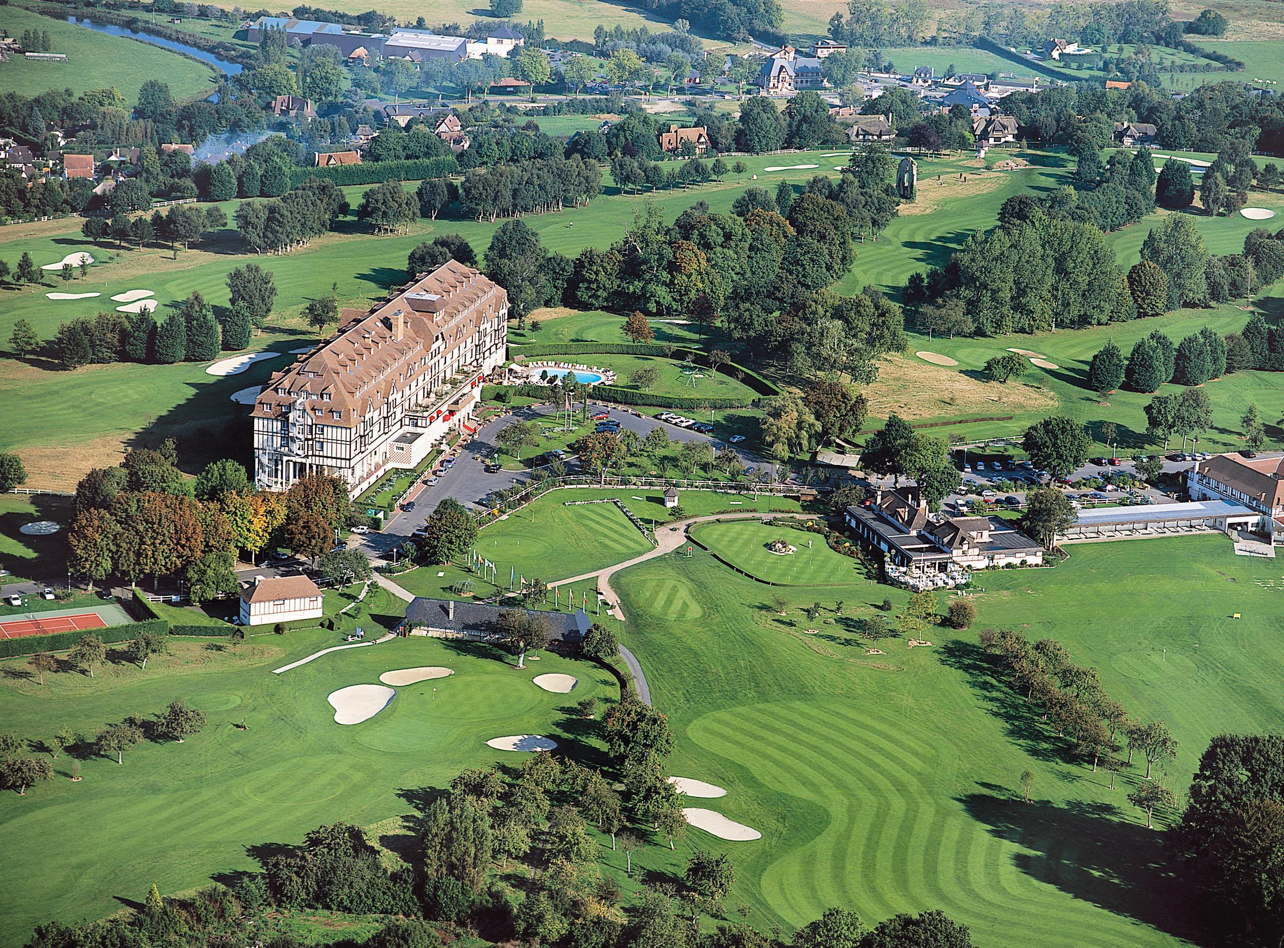 Hotel Barriere L'Hotel Du Golf Deauville Exterior photo