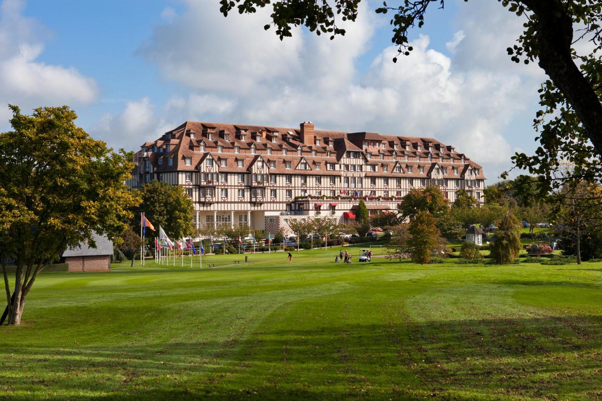 Hotel Barriere L'Hotel Du Golf Deauville Exterior photo